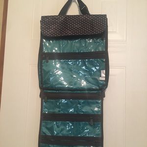 Thirty one jewelry holder
